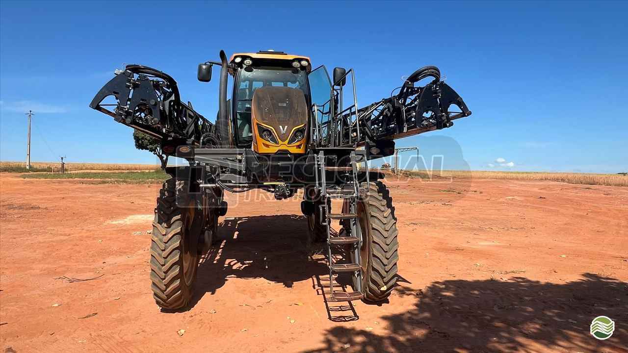 PULVERIZADOR VALTRA BS 3330 Tração 4x4 Regional Tratores - Valtra PATROCINIO MINAS GERAIS MG